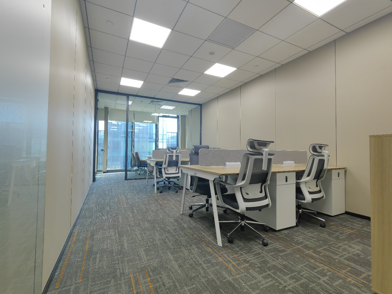 中国高层建筑之——仲益大厦